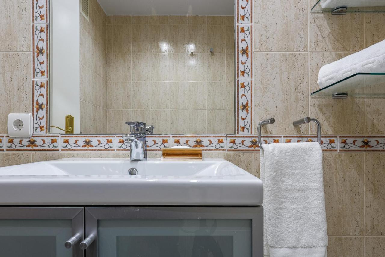 Sensacional 2 Hab 2 Banos 4 Pax Aljarafe Metro Apartment